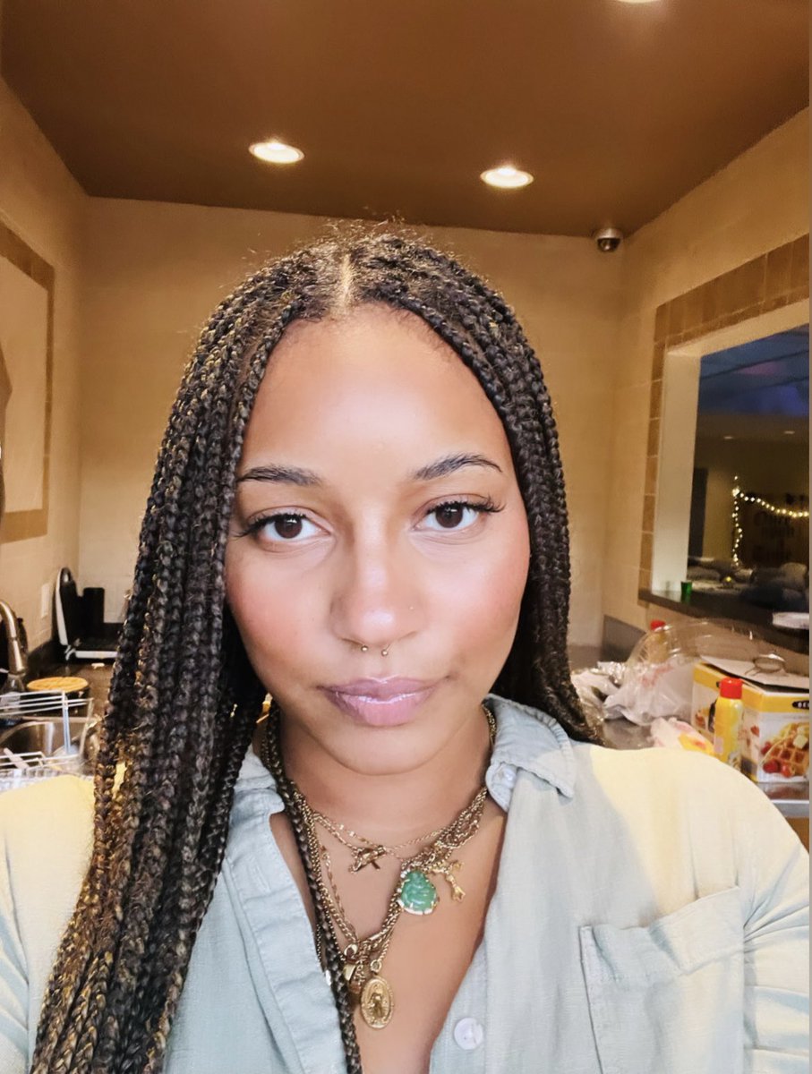 Taylaaaann's tweet photo. Face value https://t.co/tjVeg1NNwB