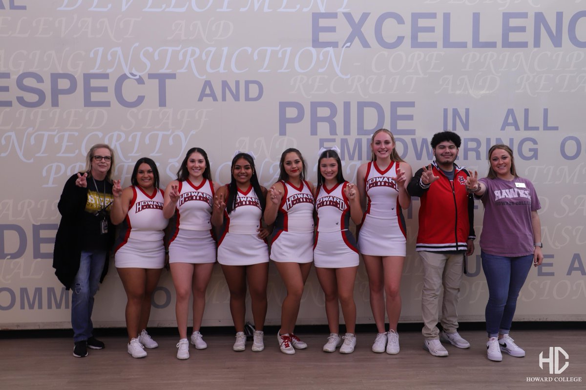 HC_BigSpring's tweet image. Hawk Cheer on an absolute mission trying to visit every elementary school in town!! Big thanks to everyone at Washington Elementary for letting us come by and spend some time with the students.📚🎒🏫
#HawkAthletics #HawkCheer