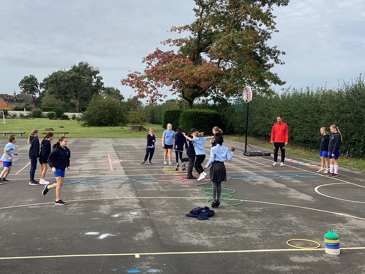 OurPrincethorpe's tweet photo. Some of our Y5/6 children had their playground leader training this morning. They are very excited to put their new skills into action and share what they have learnt with the rest of the school community. Thank you @Harris_SSP #Playleader https://t.co/JgZW2xeK0Y
