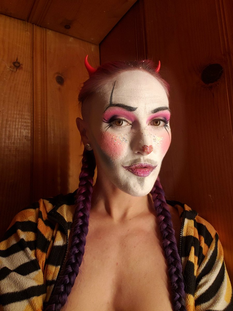 CheekySveet's tweet photo. If you missed me #FolsomWeekend you can catch me at #HowWeird this year, musing and being the muse with friends in Art Alley. https://t.co/f7Lkhnvu2n