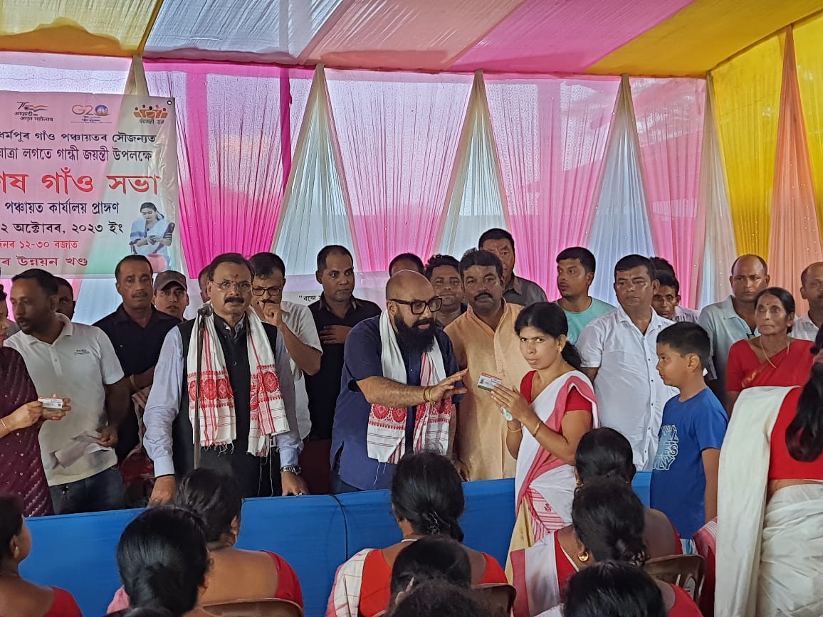 mriganka_dr's tweet photo. #sewapakhawada .. we believe in #sewahisangathan .. today took part in distribution of #ayusmanbharat health card in #Koithalkuchi, #dharmapur LAC, These card provide #free_treatment upto #5lac .. @himantabiswa @cmpatowary @BJP4Nlb @BJP4India @BJP4Assam https://t.co/R6gINkN6uz