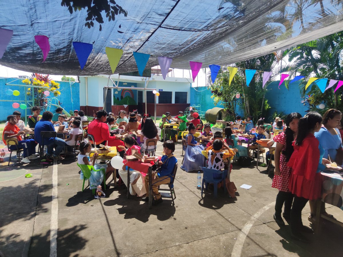 Somos_CEP's tweet photo. El día de hoy celebramos el Día del Niño en Play School, te compartimos los momentos más lindos.
Jesús bendiga la vida de cada niño de nuestra Guatemala.
#SOMOSCEP #playschool #somoschicosdelliceo #ORGULLOCEP https://t.co/4438Fjqfh8
