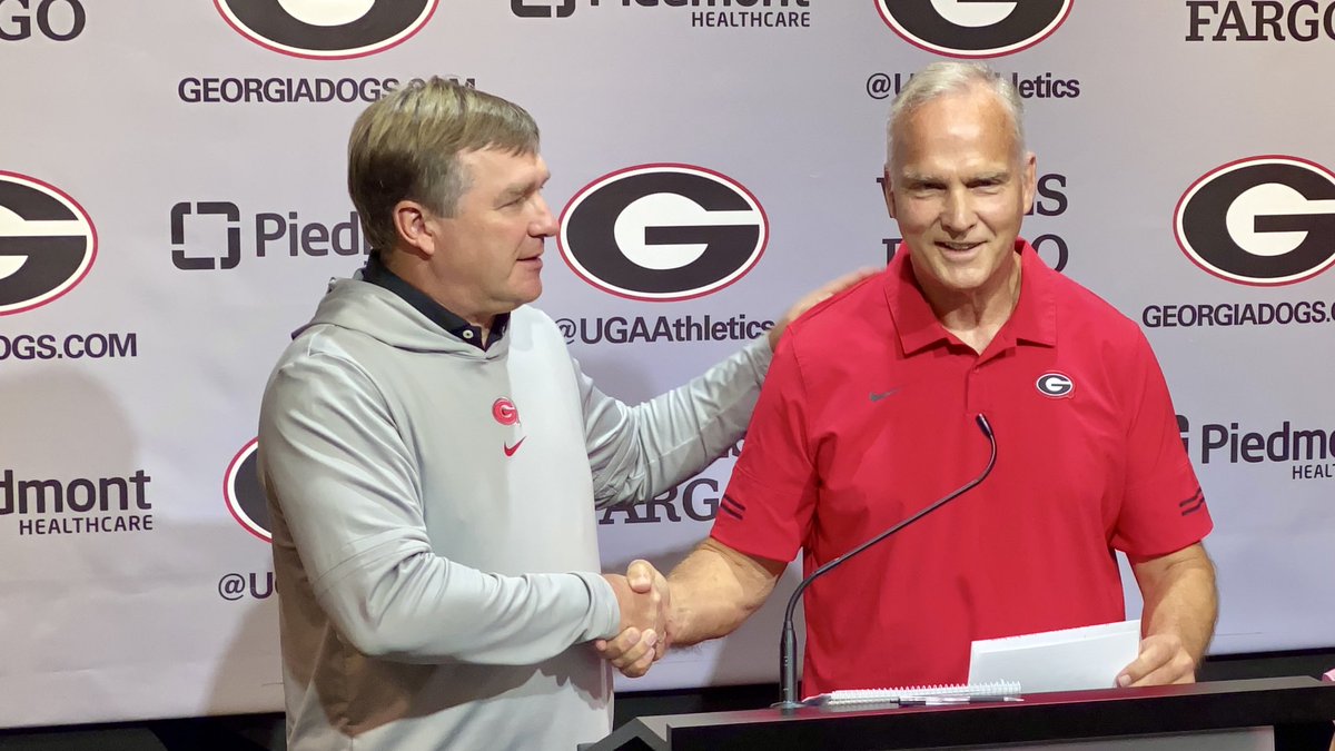 RadiNabulsi's tweet photo. This picture has a combined 231 Georgia wins, four SEC Championships and a pair of national titles https://t.co/ZHQhBogP3d