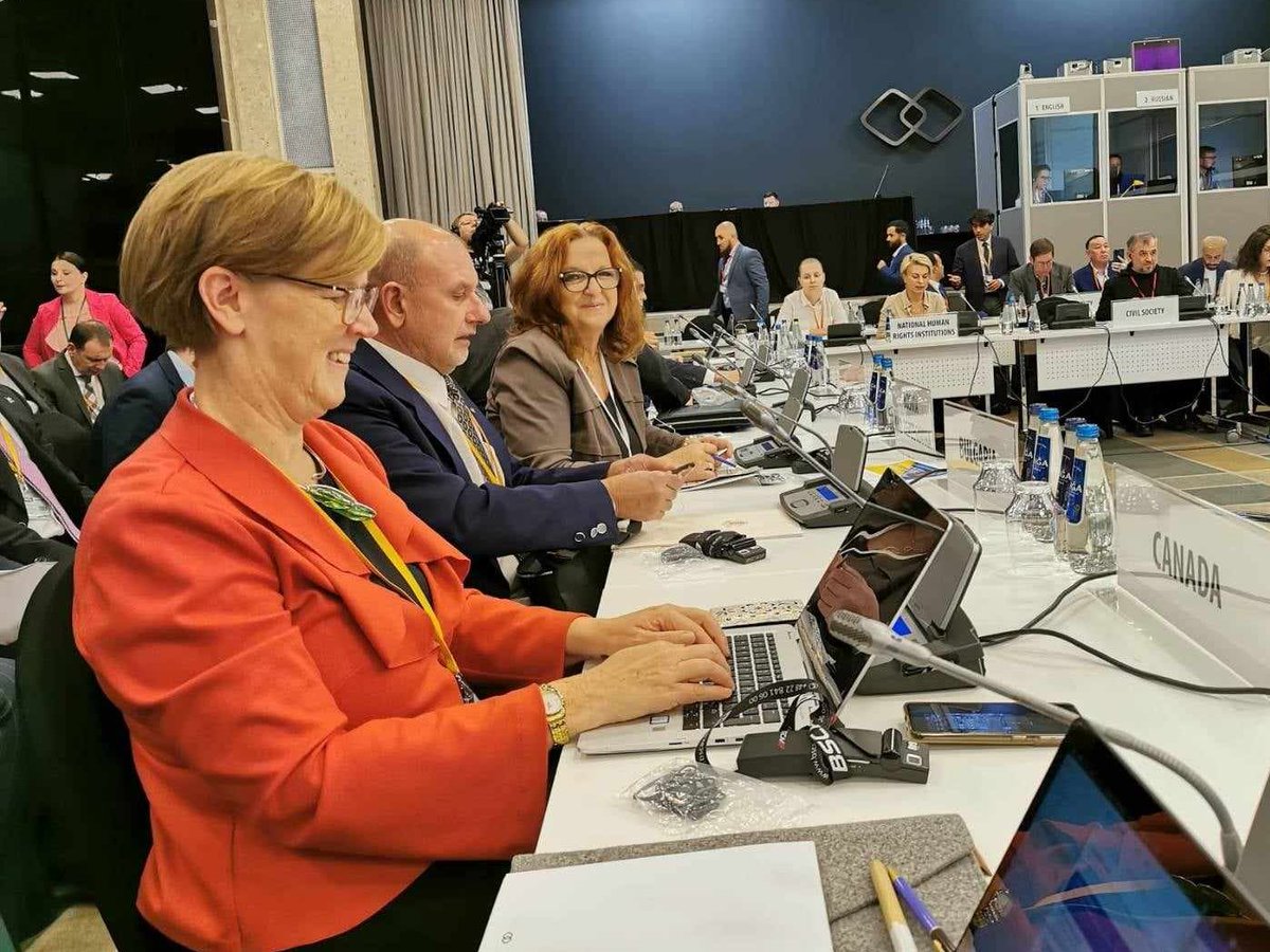 AmbasadaB's tweet photo. Prisustvovala sam danas otvaranju konferencije #WarsawHDC, u organizaciji #OSCE2023🇲🇰 i @osce_odihr
Desetodnevna konferencija posvećena je diskusijama o stanju ljudskih prava i osnovnih sloboda #OSCE
#HumanDimensionConference https://t.co/brsDD0UoUd
