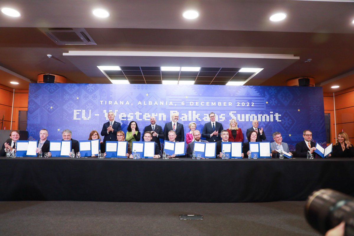 mia_gov_al's tweet photo. 🟢Nga 1 tetori, qytetarët e Shqipërisë dhe gjithë Ballkanit mund të komunikojnë më lirë me Europën! 📲 https://t.co/yEVt1gpHGP