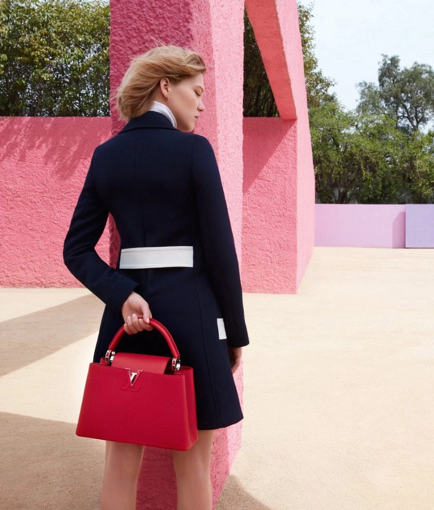 hectorvelazhv's tweet photo. El rosa mexicano de Luis Barragán en campaña para Louis Vuitton 

La arquitectura y la moda ! 👌🇲🇽 
Feliz día internacional de arquitectura  !

#arquitectura https://t.co/VlI0x6KFMJ