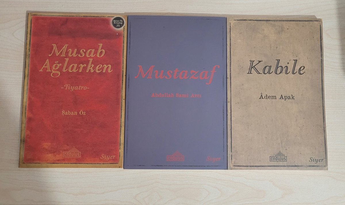 Siyerokul's tweet photo. 📚Çekiliş📚
Siz takipçilerimizden üç tanesine hediye etmek istediğimiz bazı kitaplarımız var:
1️⃣ Musab Ağlarken -Şaban Öz
2️⃣ Mustazaf - Abdullah Sami Avcı
3️⃣ Kabile - Adem Apak

Çekilişe katılmak için hesabımızı (@Siyerokul) takip etmeniz ve bu gönderiyi rt etmeniz yeterlidir https://t.co/T3lXarrHVP