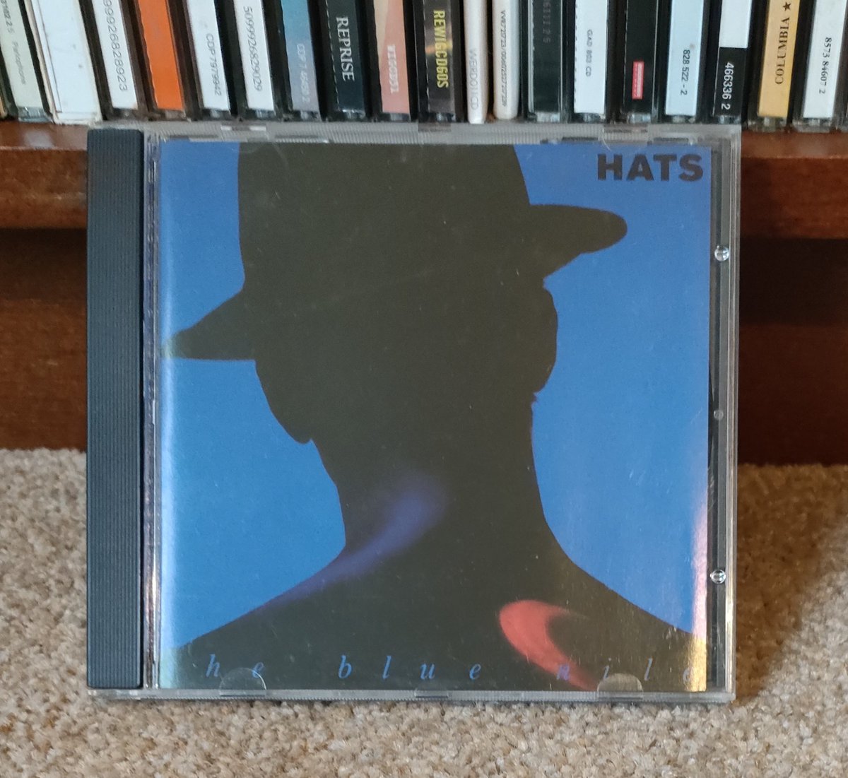 #5albumsSF5
#NowPlaying 

The Blue Nile - Hats 

Magical