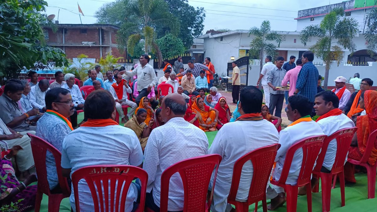 vikasmarkambjp's tweet photo. आज #सिहावा_विधानसभा क्षेत्र के #मगरलोड मंडल के अंतर्गत ग्राम #नवागांव में जनसंपर्क कार्यक्रम में शामिल होकर भाजपा विधायक प्रत्याशी भाई श्री @ShrawanMrkamBJP जी के पक्ष में वोट मांगा। 
#छत्तीसगढ़ #magarload #जनसंपर्क https://t.co/dUhMJf8OBQ
