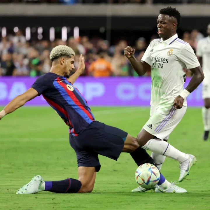 JoshRodriWats's tweet photo. @Vicente_1899 @MrAngeloValdes Mmmm no se! Imaginate si teniendole miedo lo pone a rezar! Ahora cuando se le quite el miedo? Lo Jubila al pobre Araujo!!! https://t.co/EKepxoL60q