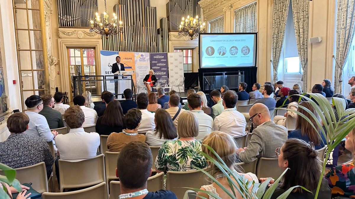 ArnaudRobinet's tweet photo. La #JellyWeek 2023 est lancée ! Conférences, #ateliers, animations. Bravo à Set-Up! Nous élus sommes là pour être des facilitateurs et accompagner les entrepreneurs à se développer. Nous aimons à #Reims, celles et ceux qui créent, qui prennent des risques et qui innovent ! https://t.co/iODJ8xQB1B
