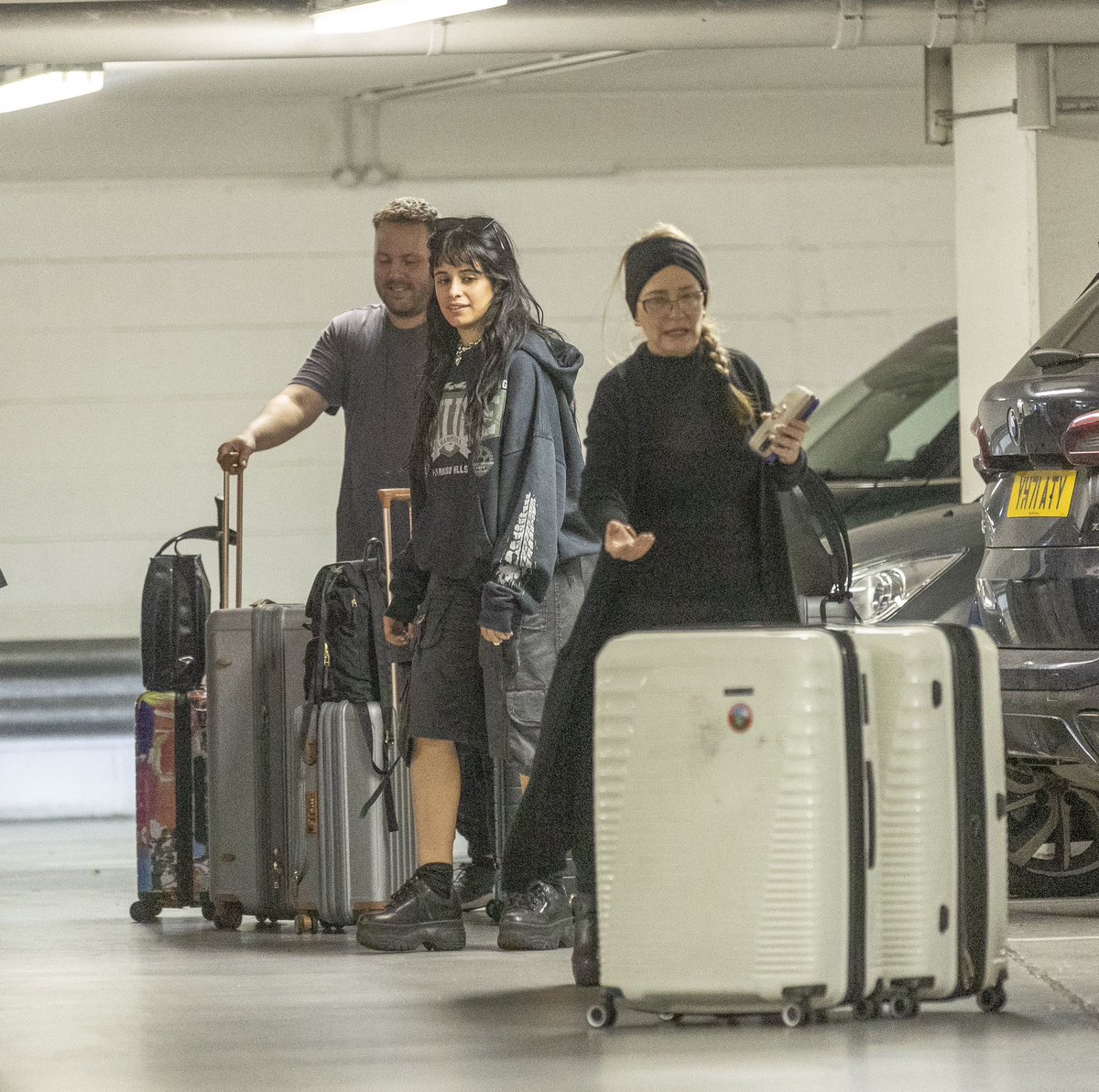 AU REVOIR! 👋🏼🇫🇷 Camila hoje no aeroporto de Paris.