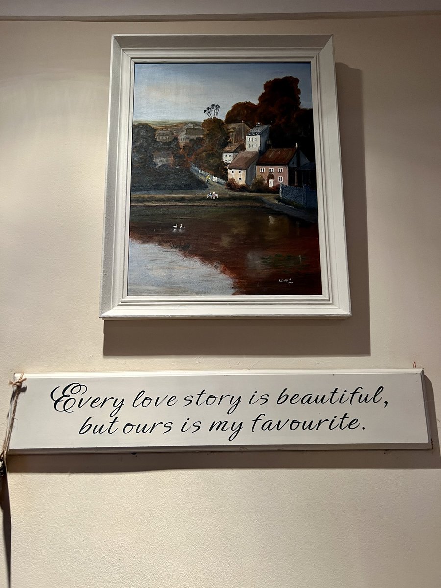 sachaistreem's tweet photo. Like a gift from the heavens I found one of my grandads oil paintings on eBay a few weeks ago, it arrived today π
Worth Β£13 to the lady selling it that bought it from him at #millhall #rayleigh art group in 1986, but to me itβs pure treasure
His name was Sam Welford & he died in 1990, when I was 16, I loved him soooooo much, I now know heβs been my guardian Angel ever since
Love is eternal and lives on π₯°π₯°π₯°π₯°