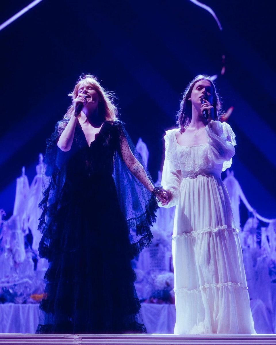 welcharchive's tweet photo. florence welch and ethel cain photographed by lillie eiger at the meo kalorama festival in lisbon, portugal. https://t.co/qr6jFGM7F4