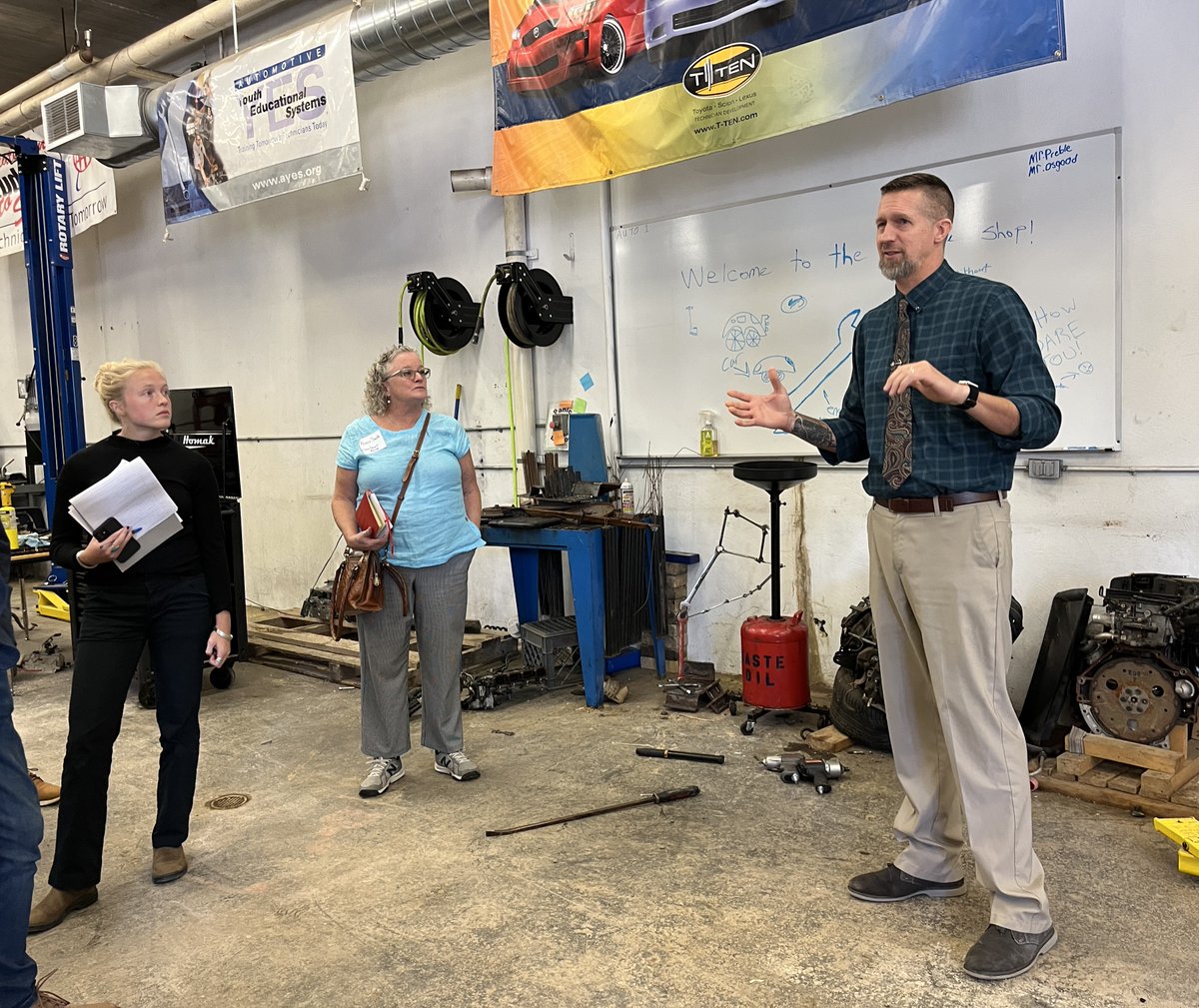 USDARD_Maine's tweet image. The Hancock County Technical Center in @EllsworthMaine prepares students for high-skill jobs, but is small/outdated for 21st century needs. ME State Dir. Hampson toured recently w/ HCTC Dir. Bill Tracy to discuss how RD loans might help as the school "aspires higher."
#votech