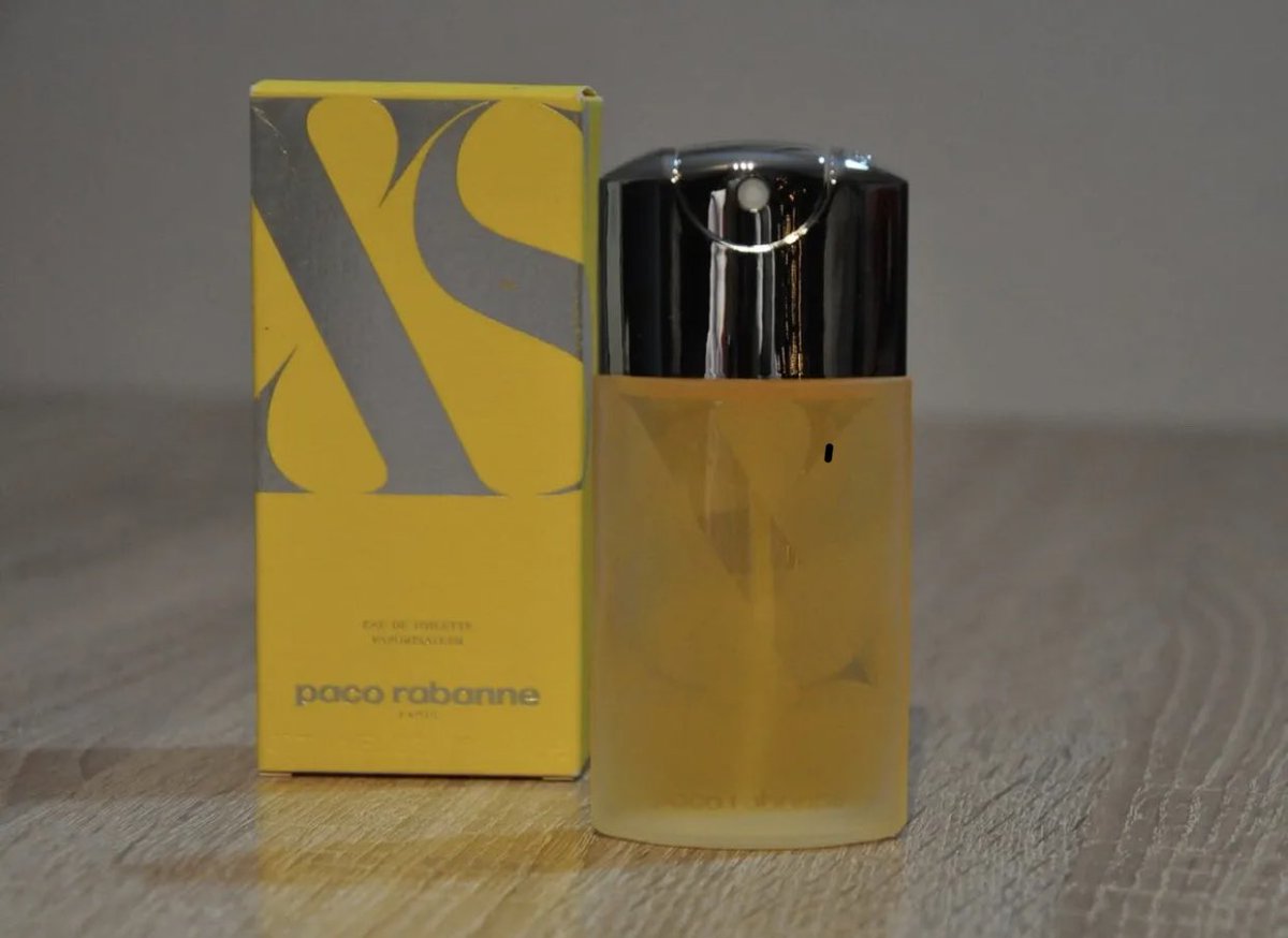 LnDnGallery's tweet photo. #رابطة_عشاق_العطور

عطر إكس إس بيور إيلي الاصفر ويتكون من 
الياسمين المائي, الفاوانيا و الماندرين ، الفريزيا, النيرولي والعنبر، الإيلنغ, المسك و خشب الصندل https://t.co/BPxX3haXYb