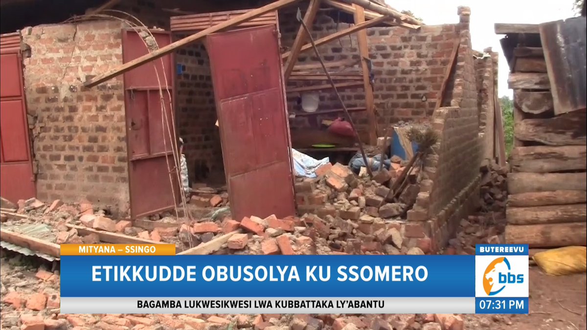 bbstvug's tweet photo. Nnamutikwa w’enkuba eyatonnye akawungeezi k’eggulo yalese abatuuze b’e Mityana bafumbya miyagi, nga n’abamu tebalina webeegeka luba olw’okwonoona ebintu byabwe. Mu nkuba eno eyafudembye amasinzizo, amasomero, ennyumba byatikkuseeko obusolya era bannyini byo basobeddwa eka ne mu kibira. #BBSKATI #BBSGambuuze #BBSAgeesigika