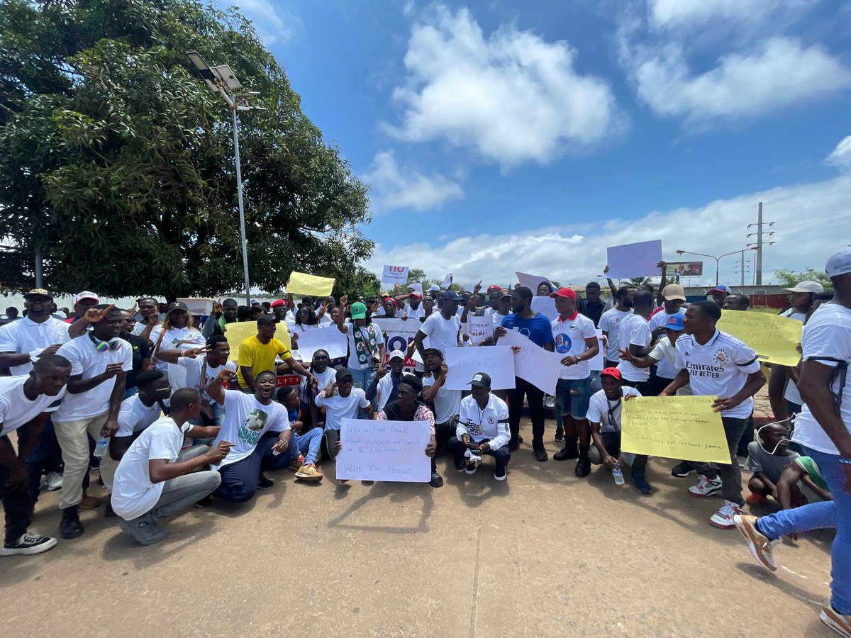 Devine4change's tweet photo. Over the weekend, I joined scores of Young people to Call on the National ELECTIONS Commission-#NEC to conduct a Transparent, Credible Internationally acceptable and a Violence Free ELECTIONS comes October 10, 2023.

 LIBERIA is above all Else!! https://t.co/zPGucWuLyS