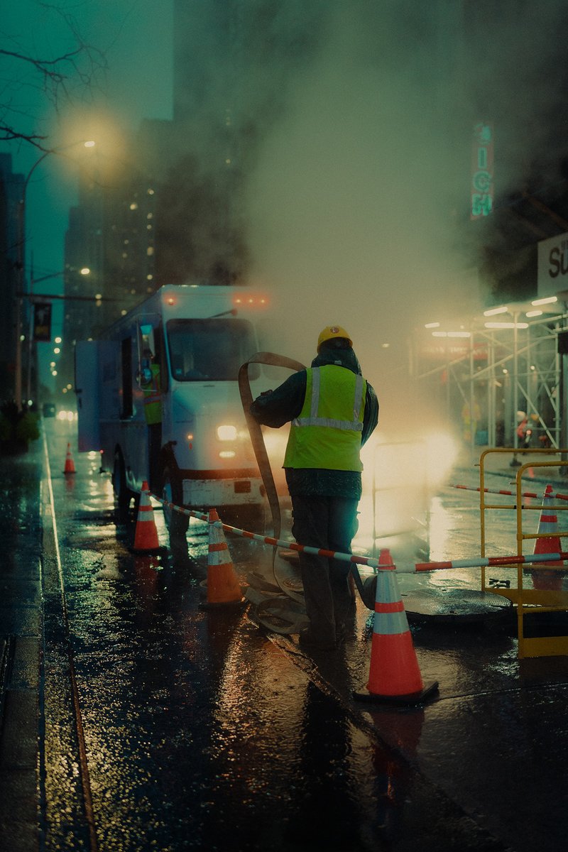 creativecloud's tweet photo. ☂ Rainy days and Mondays: https://t.co/gp6QTsSXdc

📷: @VantagePointNYC
CC Apps: @Photoshop, @Lightroom https://t.co/x4ia2ccfcx