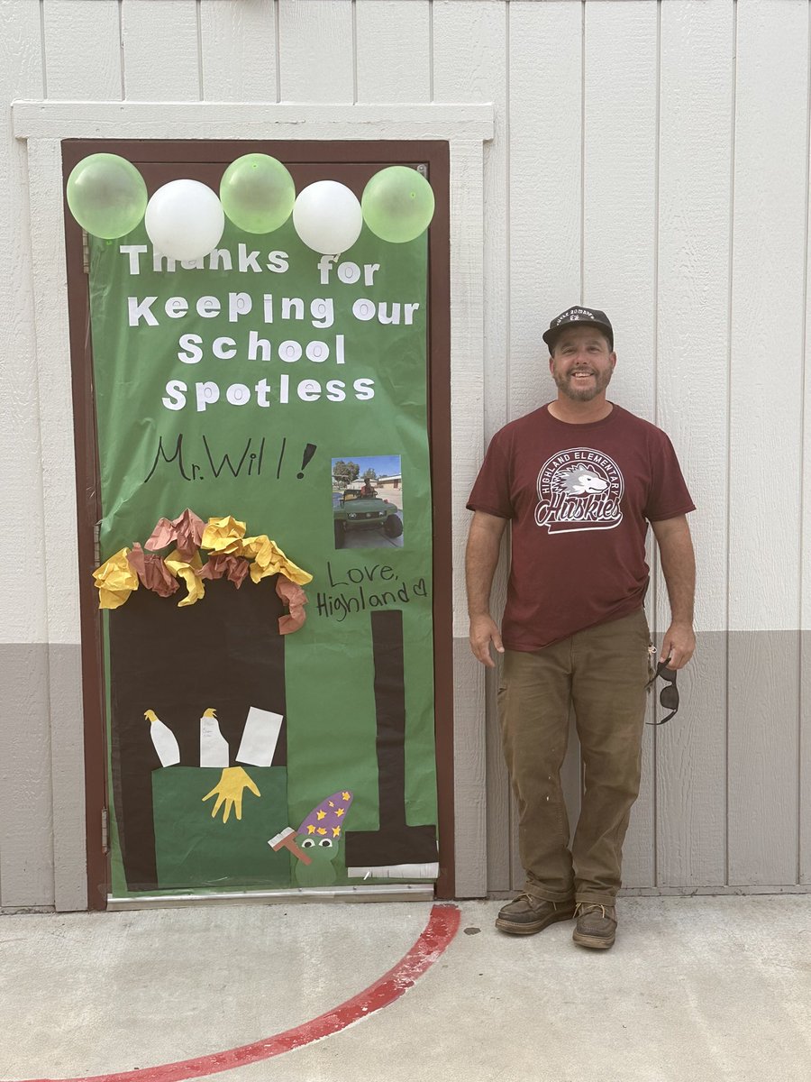 Happy National Custodian Recognition Day Mr. Will! We appreciate you and all you do for Highland! <a href="/visaliausd/">Visalia Unified School District</a> <a href="/ChandraMendoz12/">Chandra Mendoza</a> #1VisaliaConnected