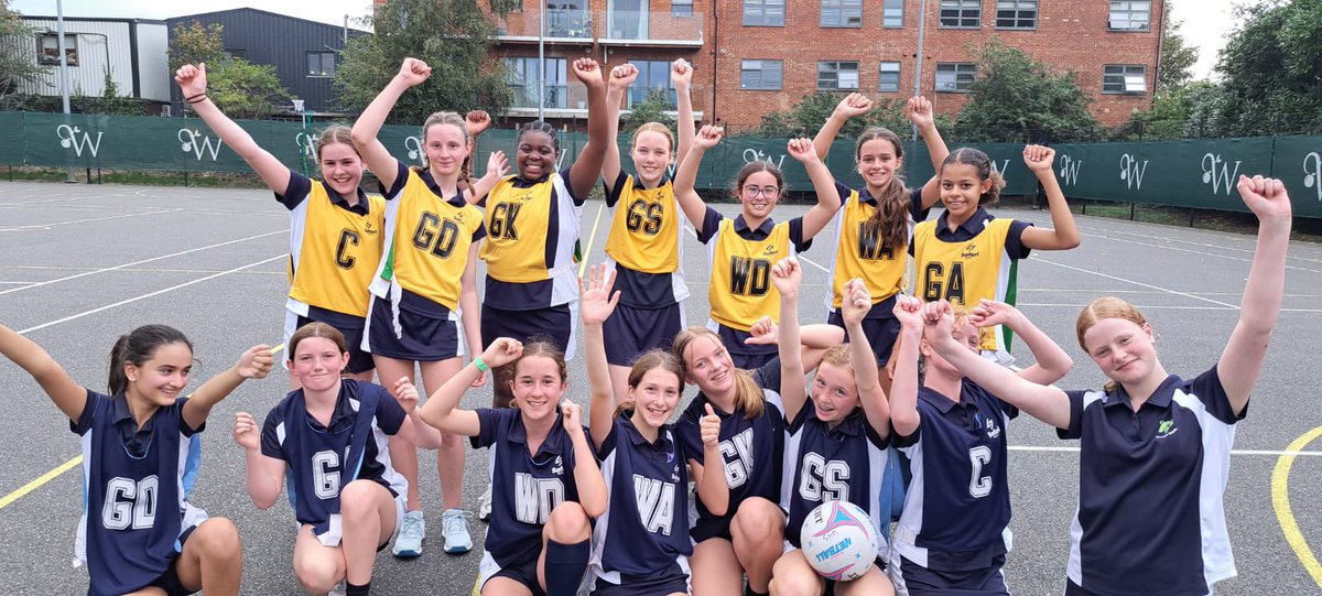 UHSPeDept's tweet photo. Strong play from our Year 8 Netballers who played at @Sport_WHS this afternoon. Excellent fun and amazing teamwork shown by everyone.
Players of the match were awarded ro Evie, Lara and Lucy 🌟
🫶🏽🫱🏾🫲🏿🙌🏽🤟🏾👍🏼🏐🏐🏐🏐
#Teamwork #Netball #TeamUHS https://t.co/1qLovVglyr