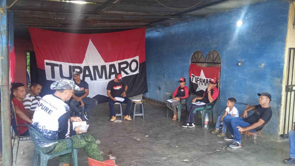 Estructura Mncipal y Militancia se reunieron este fin de semana donde se llevó acabo proceso d Formación. Nos visitaron compañeros d la Comisión Nacional d Formación. Junto realizamos un intercambio d saberes y experiencias

TUPAMARO APOYA A NICOLAS.
<a href="/NicolasMaduro/">Nicolás Maduro</a> 
@TupamaroMRT