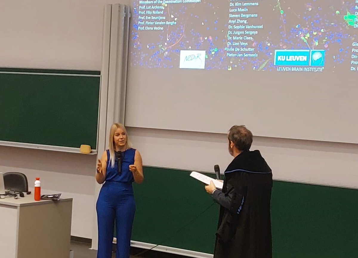 MoonsLab (@labmoons) on Twitter photo About last Friday, a huge congratulations to <a href="/vandyckannelies/">Annelies Van Dyck</a> for her excellent PhD thesis defense titled: "intraneuronal and intercellular drivers of successful axonal regeneration in adult zebrafish"! 🐠🐠🐠
Good luck with your next chapter, Dr. Annelies Van Dyck!!! 🥳🥳 About last Friday, a huge congratulations to <a href="/vandyckannelies/">Annelies Van Dyck</a> for her excellent PhD thesis defense titled: "intraneuronal and intercellular drivers of successful axonal regeneration in adult zebrafish"! 🐠🐠🐠
Good luck with your next chapter, Dr. Annelies Van Dyck!!! 🥳🥳