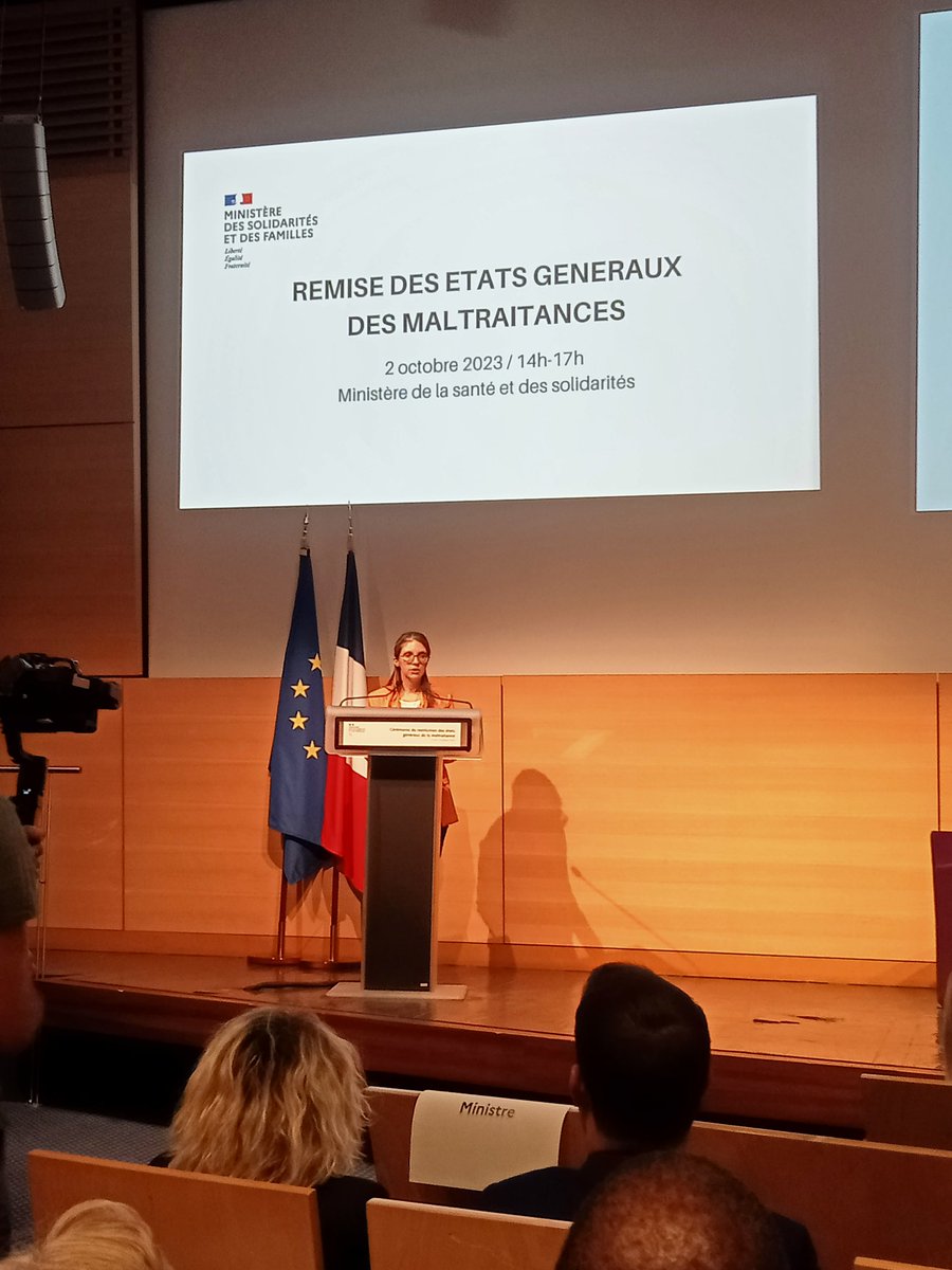 Restitution des Etats généraux des maltraitances par un panel de 6 ministres ( 100 % féminines), c'est dire si le sujet est mobilisateur ! 70 propositions concrètes parmi lesquelles 3 relatives aux CVS portées mar le collectif CVS Concert'. Merci a Alice Casagrande !