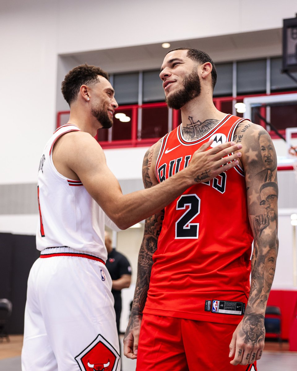 chicagobulls's tweet photo. Zach &amp; Zo ❤️ https://t.co/SX9NGQY2RJ
