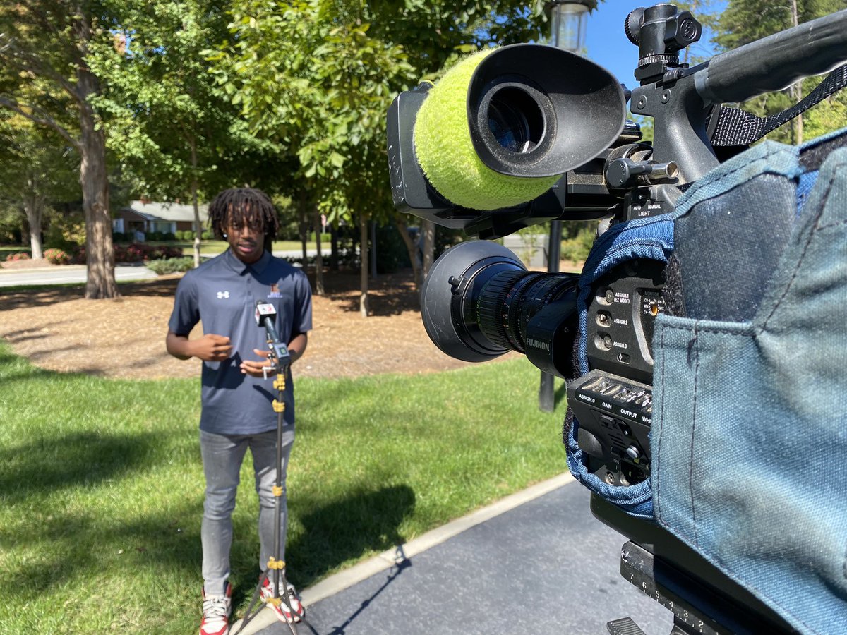 bhallwfmy's tweet image. Great to talk football with Triad HS alums @kingjamarien (@NDBlackKnightFB) and @CalebCurtain (@grimsleyfb) ahead of No. 25 @ElonFootball’s Saturday matchup vs. No. 14 NC Central. @WFMY @TonyTrisciani @ElonPhoenix
