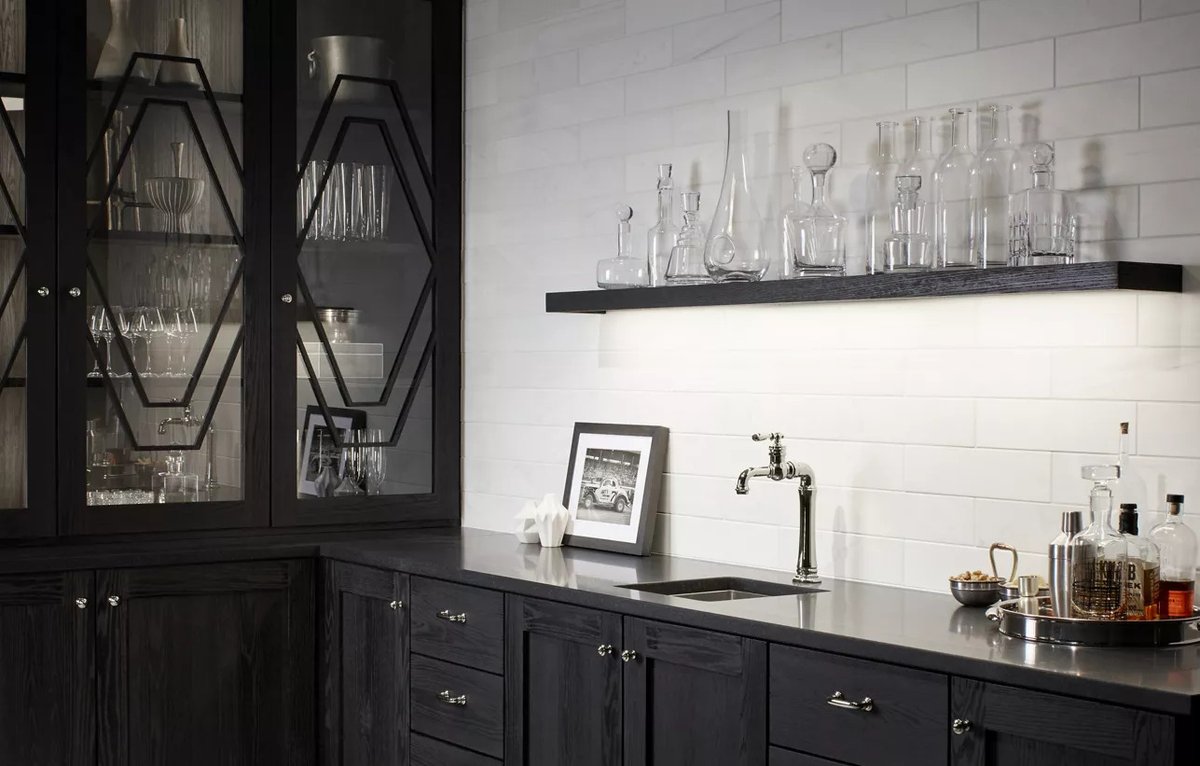 KohlerDenver's tweet photo. #DesignTip: Be bold, use crisp contrasts! Balancing dark and light elements creates captivating tension. https://t.co/7ahOYe39ji