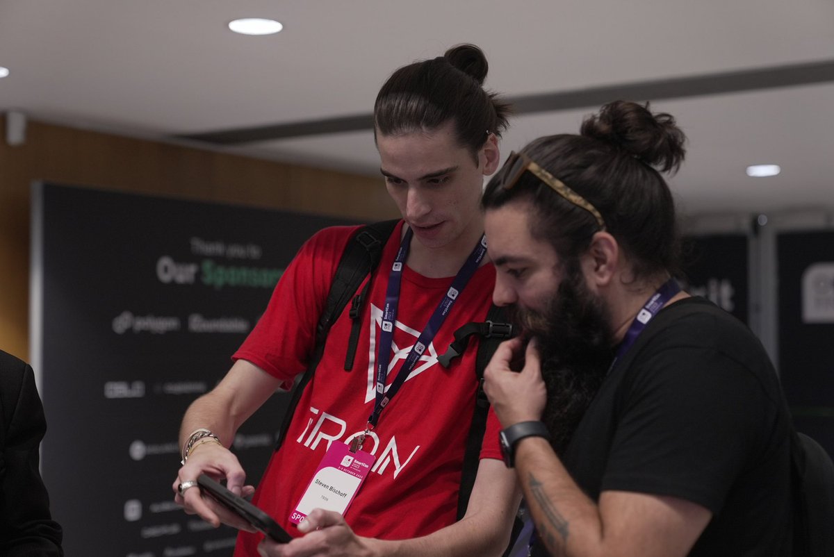 MrMinter_eth's tweet image. Checking out a #HackaTRON Season 5 community project submission at the @trondao Happy Hour… 

Super excited about what’s coming to TRON in the AI track is all I’m gonna say at the moment! 😉💯

@MoStarDev @St3venTRON pic by @AugChe_ 🔥