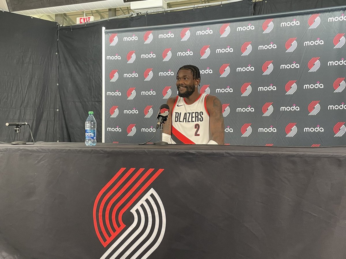 AaronJFentress's tweet photo. “I'm at an organization that wants me and wants me to succeed. So, there's a lot more passion when you feel that mentally and you know you've seen that physically as well. So, there'll be a lot more grit and a lot more domination.” - Deandre Ayton on his motor. https://t.co/512zgHfBh4