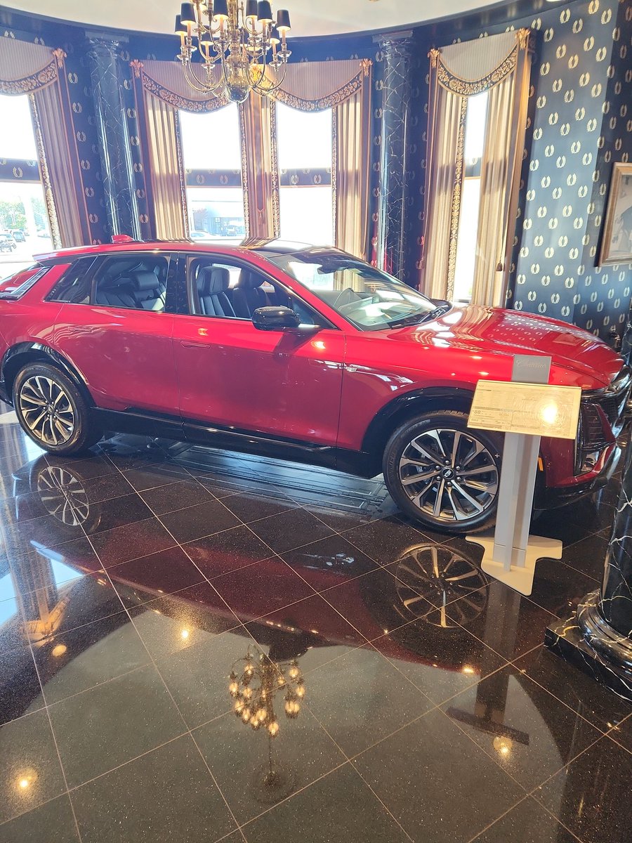 RoyaltyAuto419's tweet photo. #Cadillac #Lyriq #BeIconic 
#RoyaltyAutoAtTaylorCadillac 
6100 W Central Ave #toledoohio https://t.co/8IRlp4Ka3O