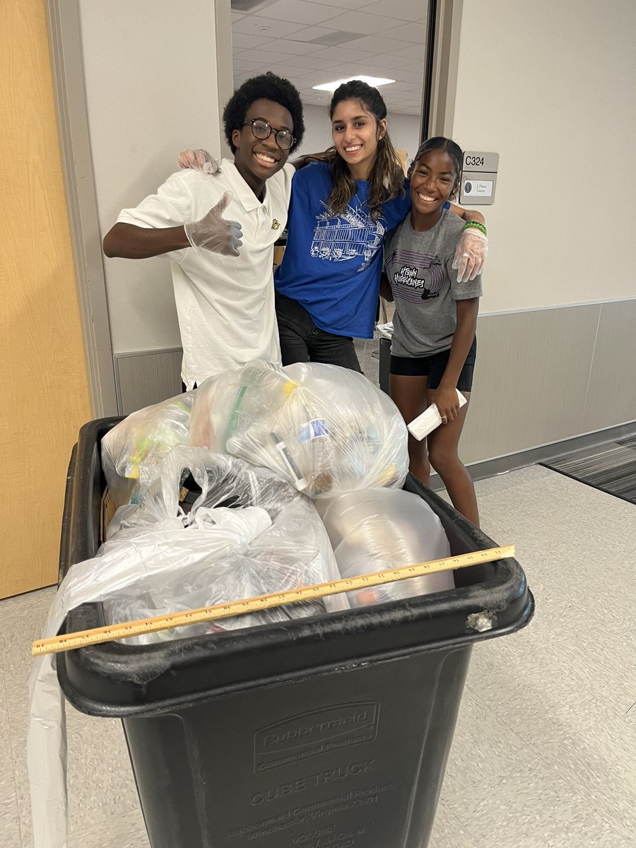 SharksSection's tweet image. It’s Custodian Appreciation Day! Thanks for all that you do at SCHS! We appreciate you! 💙