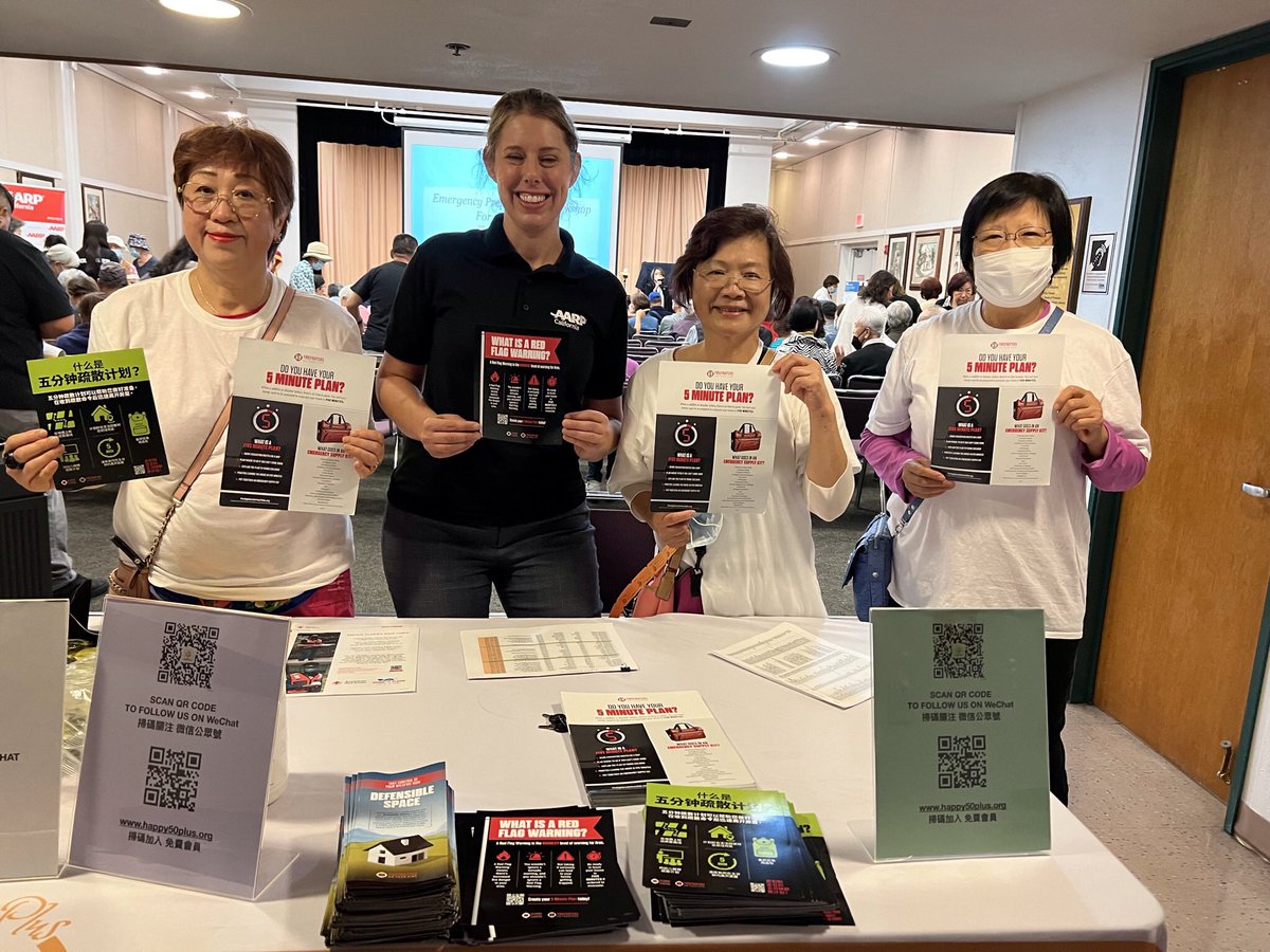 Happy50plusFnd's tweet photo. 🎉🎊200+ older Chinese Americans joined today’s #Emergency #Preparedness event &amp; @Happy50plusFnd volunteers passed out bilingual info from California Fire Foundation! 

TY @CAFireFound leaders Amy Howard &amp; Brian K. Rice for bringing this important info to older Chinese Americans! https://t.co/vdR8nNxYs1