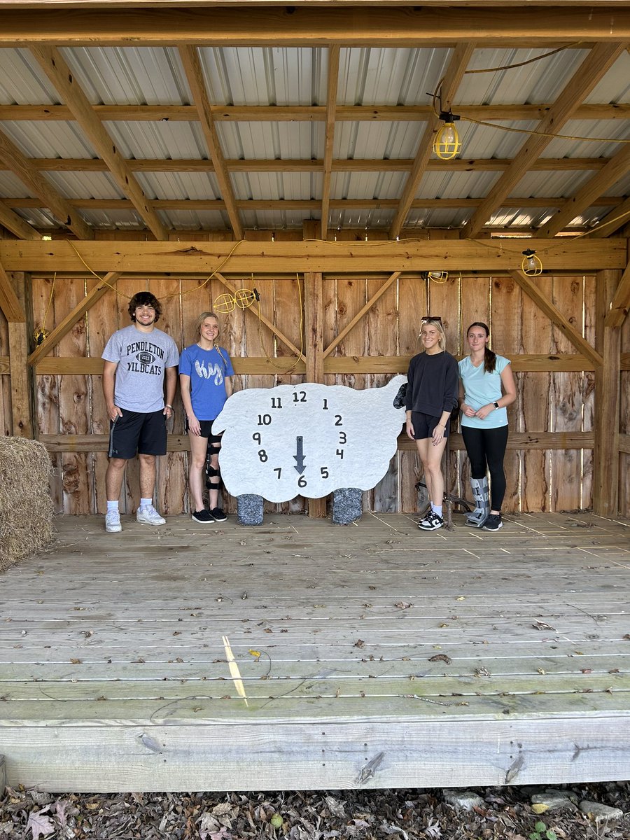PCseniorcouncil's tweet photo. Senior Council members helping get ready for the best weekend in Pendleton Co.  Wool Festival weekend!! https://t.co/i1GswjCWeK
