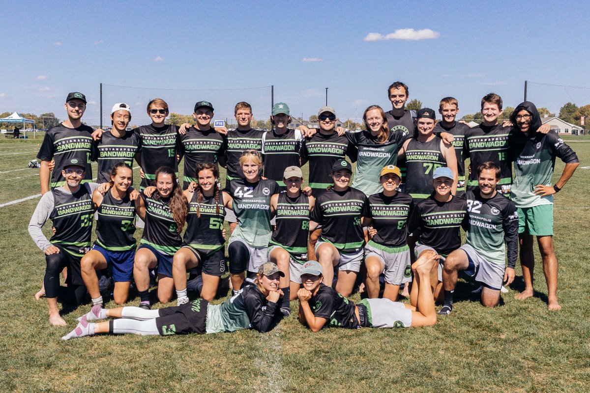 Couldn't be more proud of our wagoneers. Not only did we play our hearts out and earn a 6th place finish at regionals, we also qualified for SELECT FLIGHT next season!!!! 💚🖤