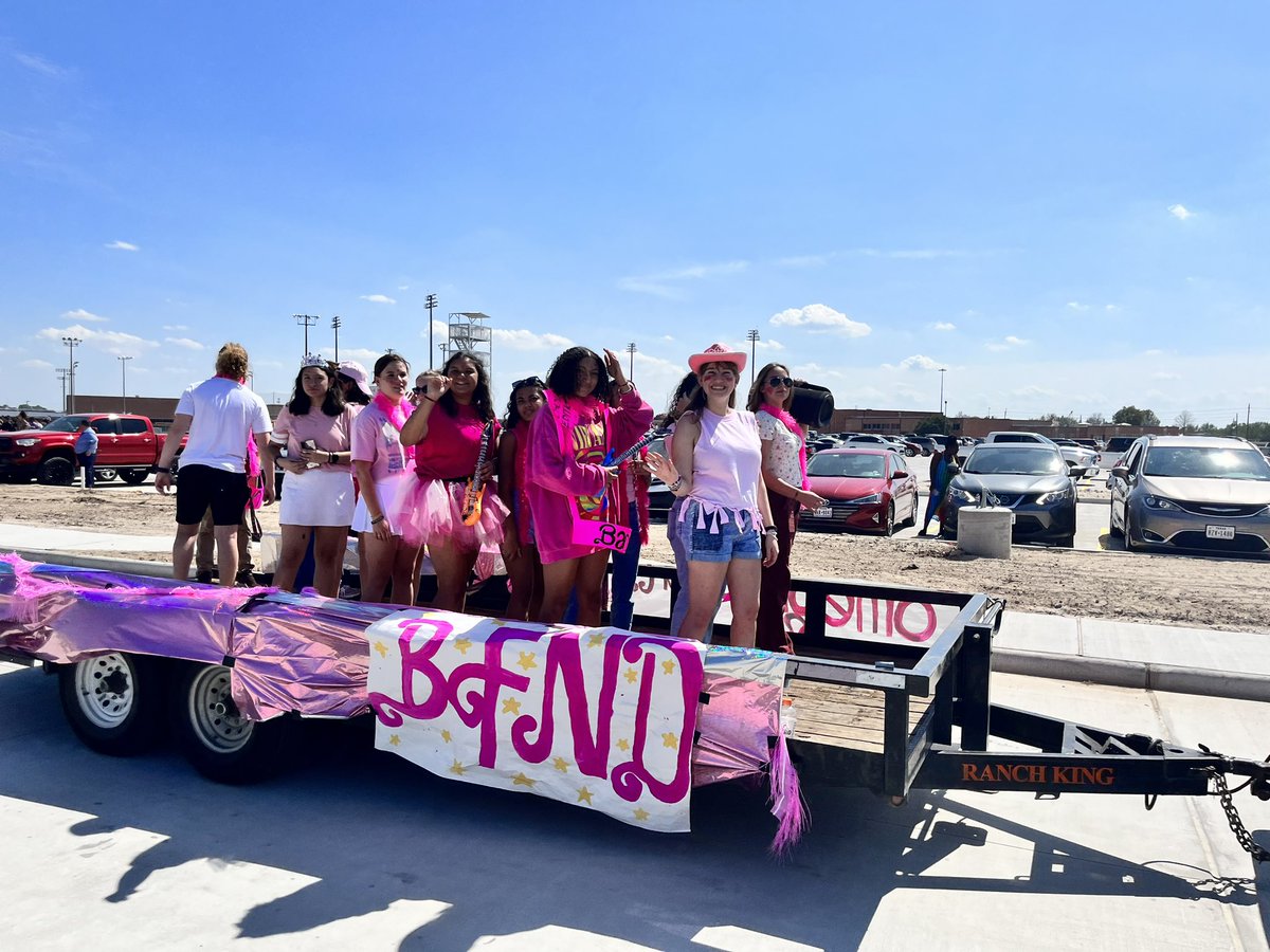 Stephanie Lyle tweet media