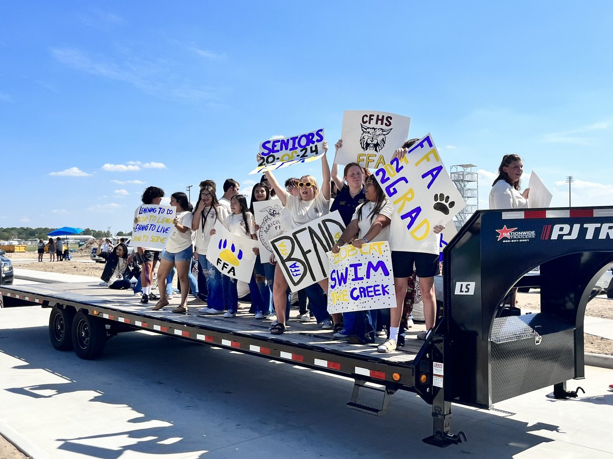 Stephanie Lyle tweet media