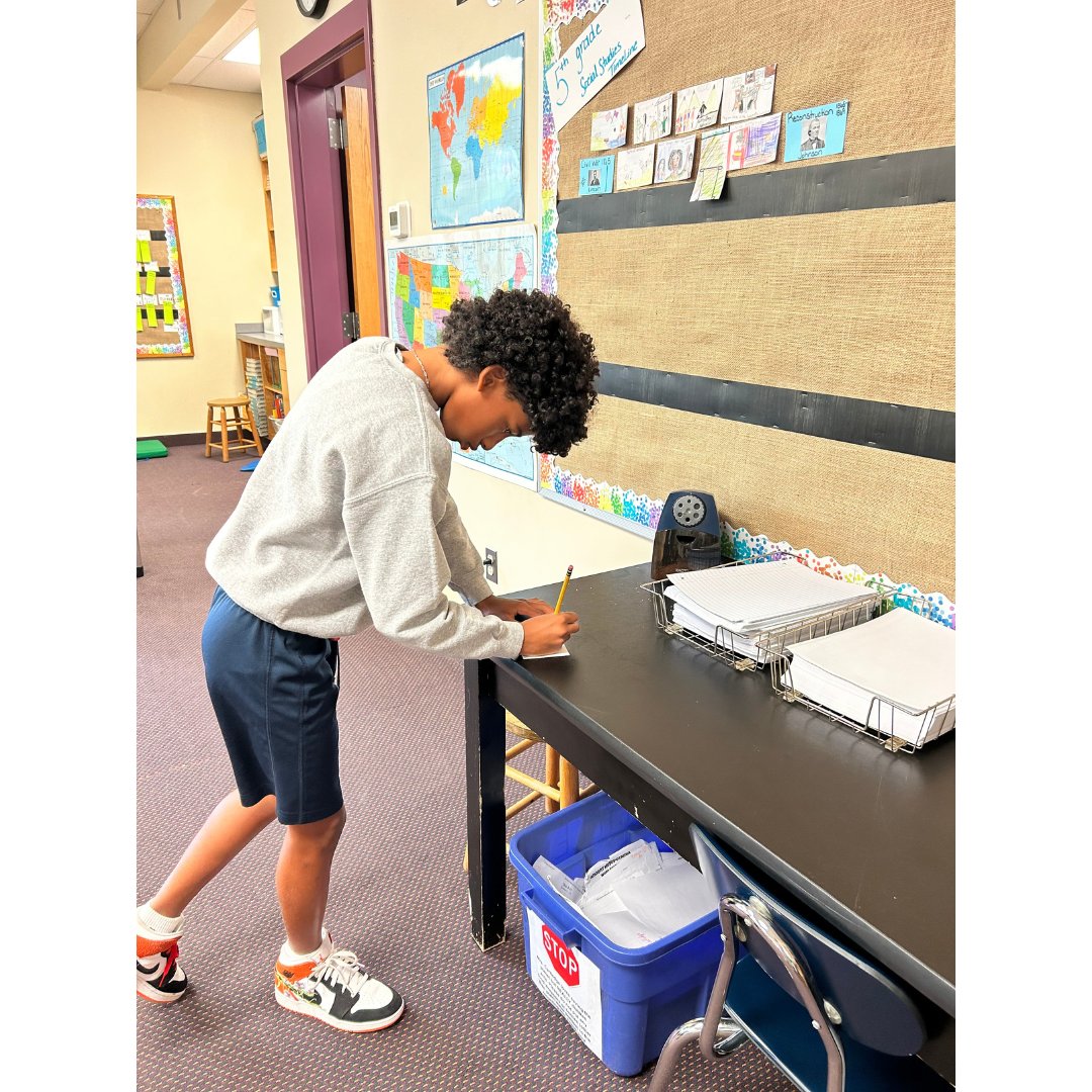 stannerockhill's tweet photo. 5th Grade working on their timeline pictures!
#wearestanne #stannestrong https://t.co/nNpUXvvZKR