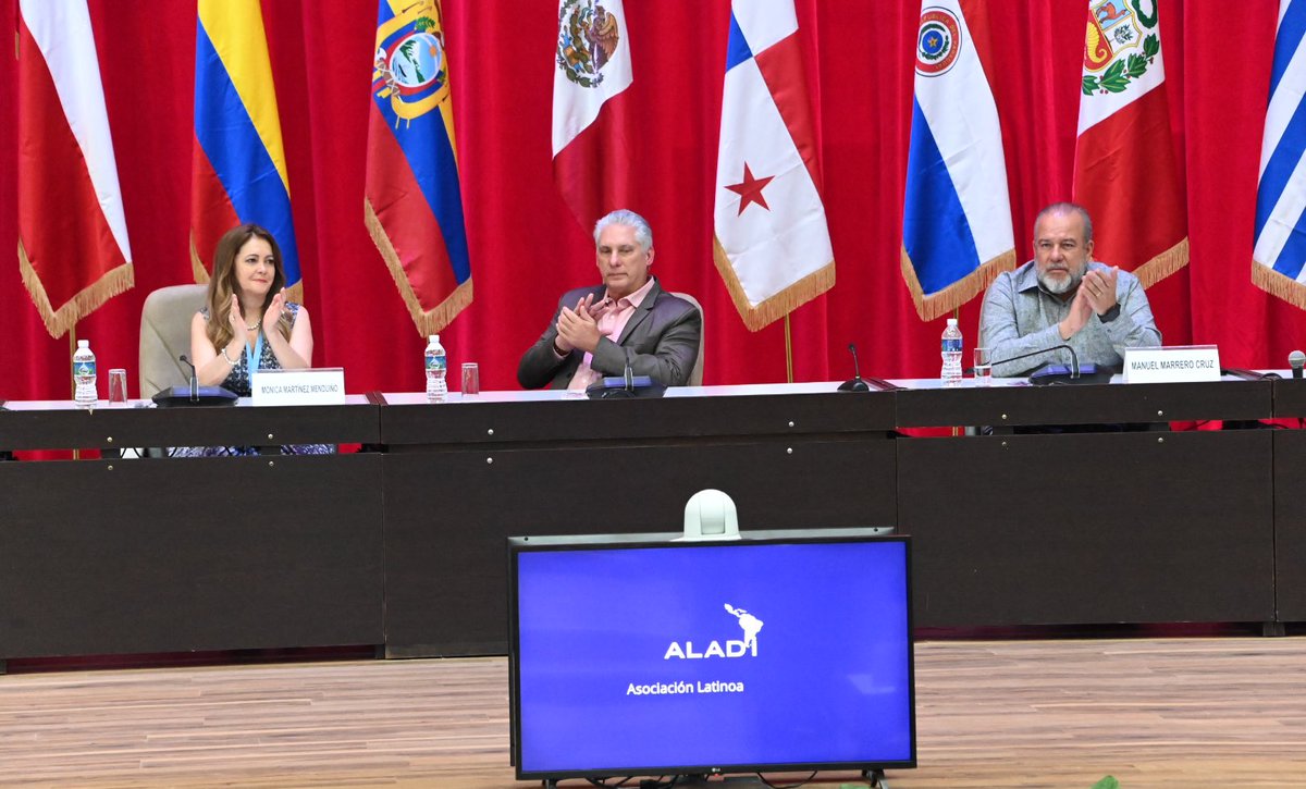 🇨🇺| Expo ALADI-Cuba 2023: Macrorrueda de Negocios Multisectorial sesiona desde hoy en La Habana. 

A su apertura asistió el presidente cubano <a href="/DiazCanelB/">Miguel Díaz-Canel Bermúdez</a>.

#Cuba