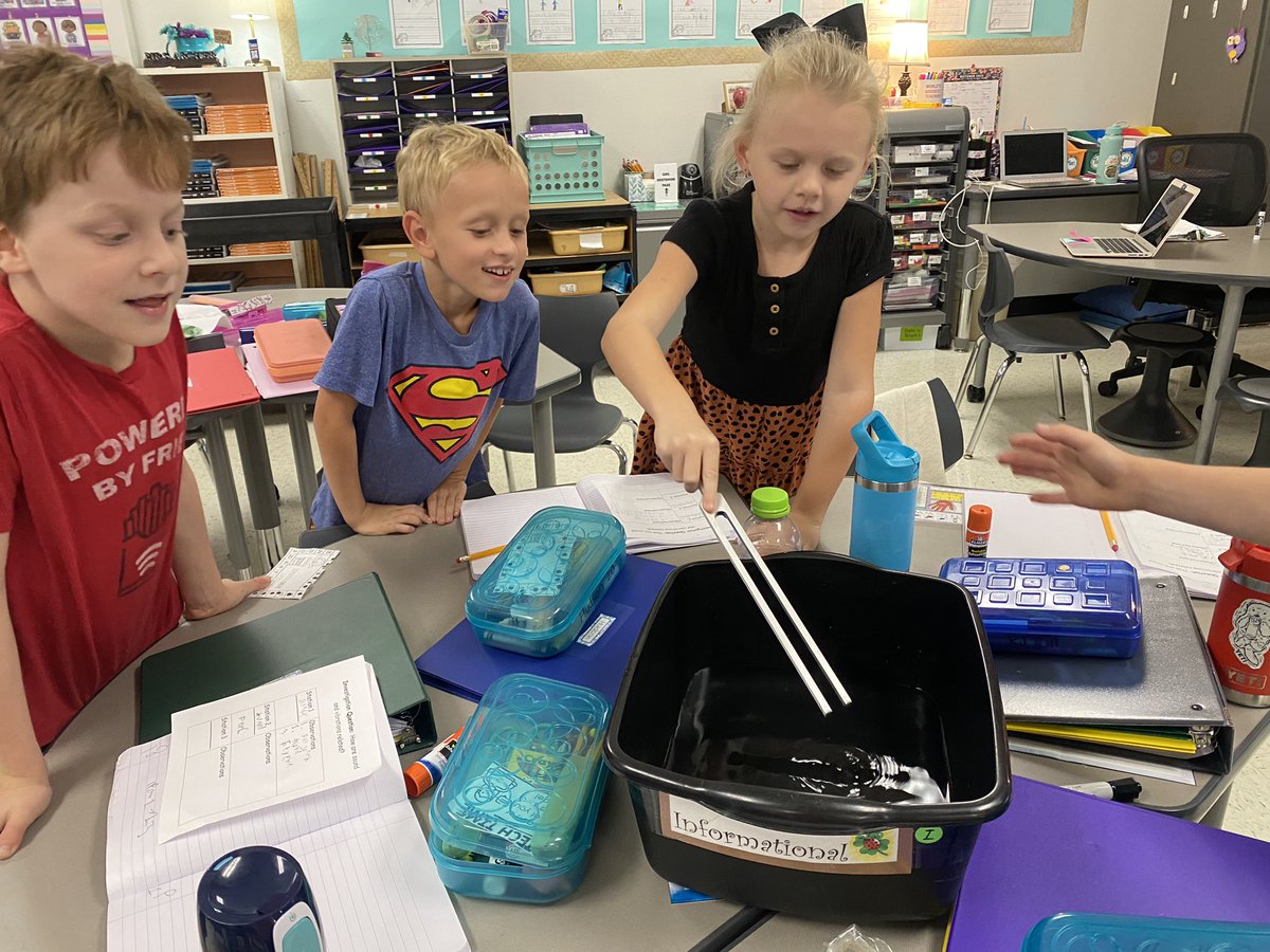 manshackscience's tweet image. @HV_Vikings 2nd graders- What are y’all trying to figure out today? How vibrations and sound are related 🫨🔊 I love the wow moment when they use the tuning forks for the first time! 🤩 #lisdscience