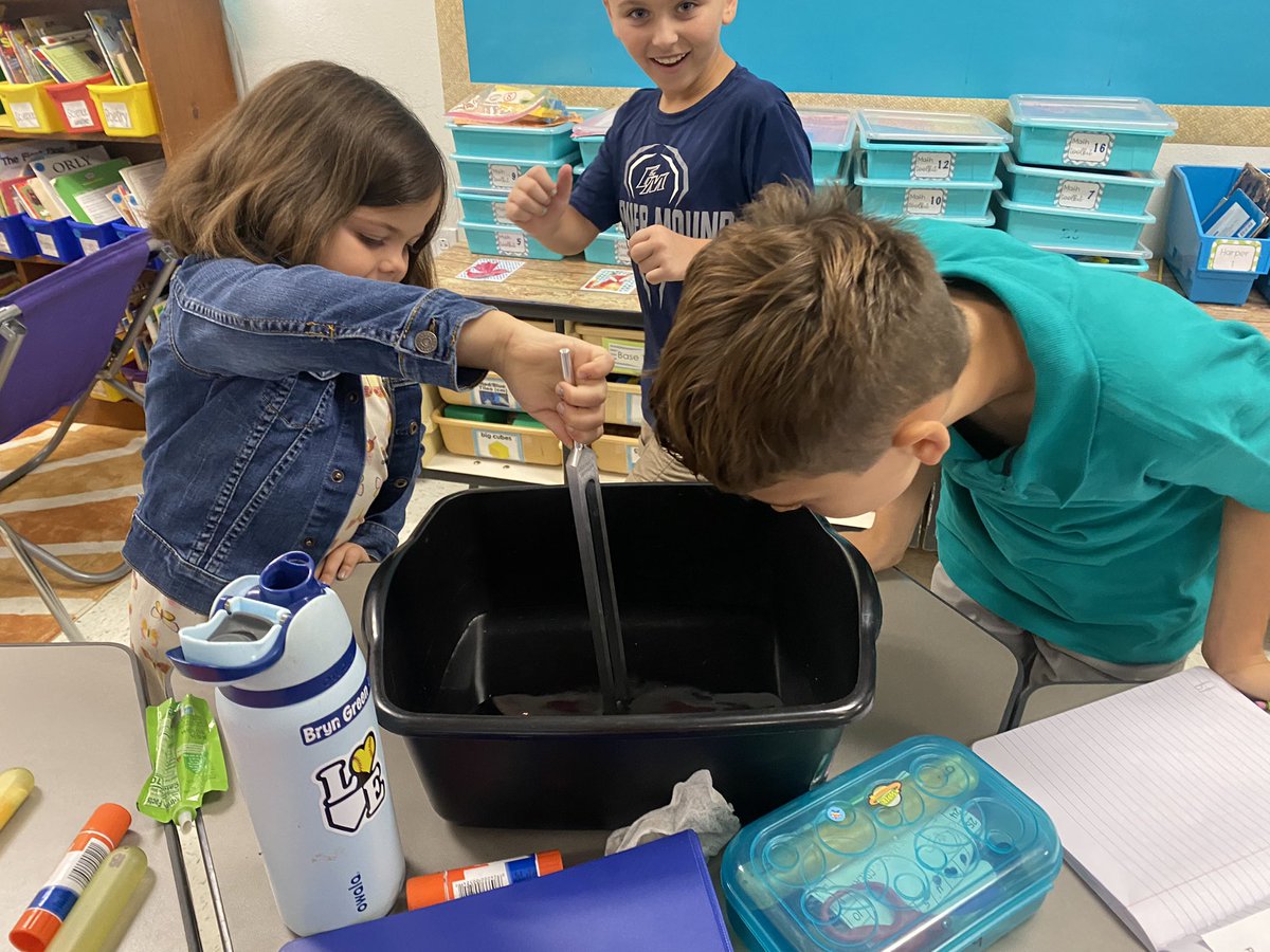 manshackscience's tweet image. @HV_Vikings 2nd graders- What are y’all trying to figure out today? How vibrations and sound are related 🫨🔊 I love the wow moment when they use the tuning forks for the first time! 🤩 #lisdscience