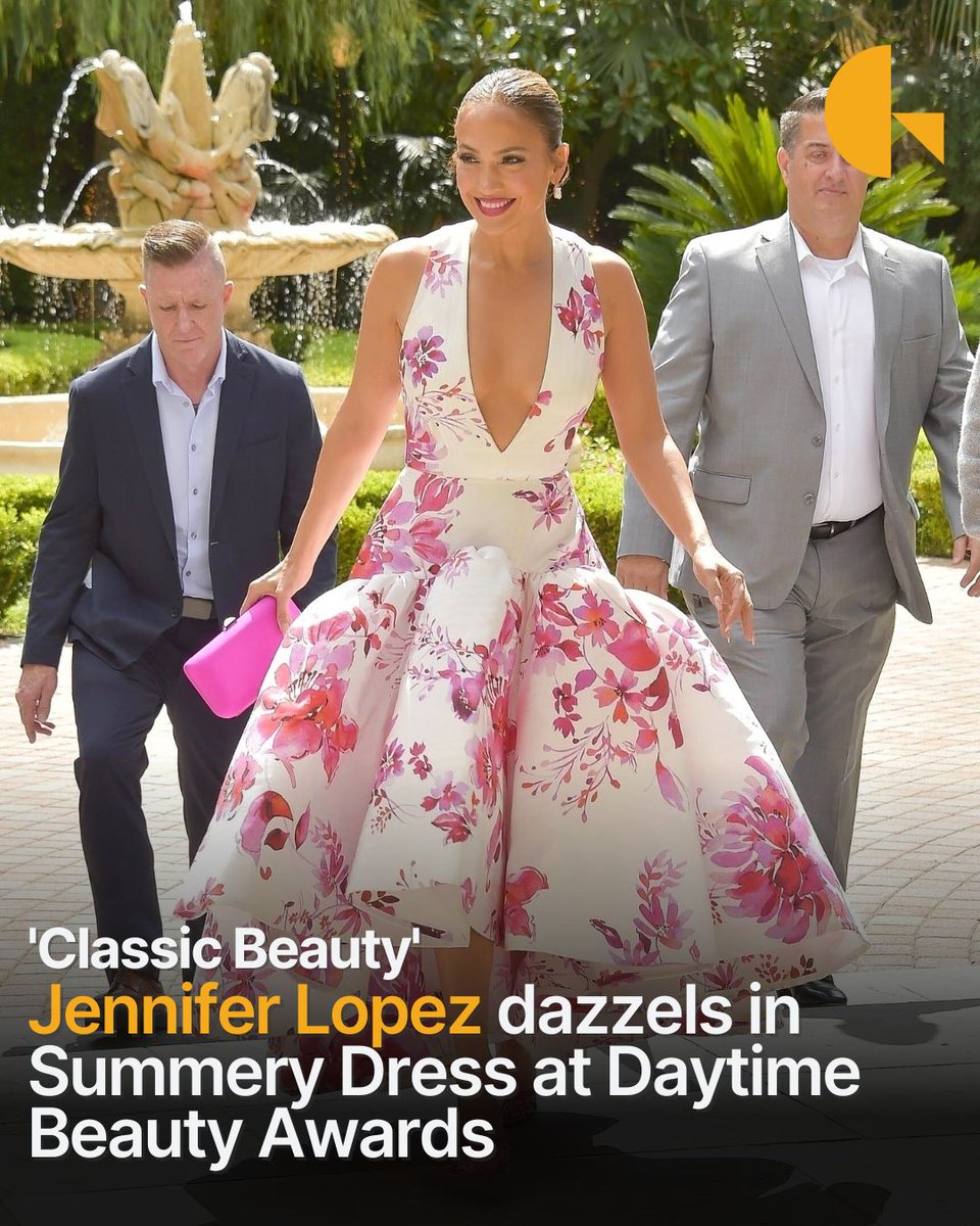 BackgridUS's tweet photo. #JenniferLopez appeared at the Daytime Beauty Awards wearing a stunning floral pink and white dress to present an award to her Hollywood favorite trainer, #TracyAnderson
Credit: 1 / ©Backgrid https://t.co/PLfnIRJa00