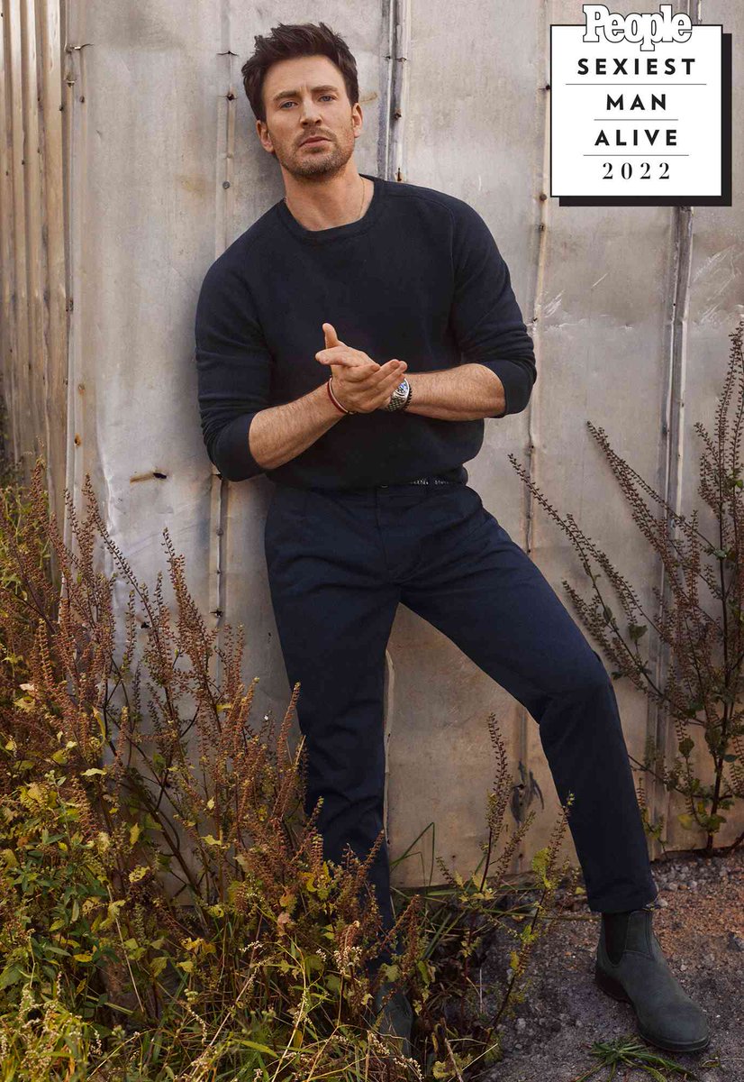 #MCM goes the loml and it's true he is the sexiest man alive <a href="/CaplovesLily/">Steve Rogers 🇺🇲</a>