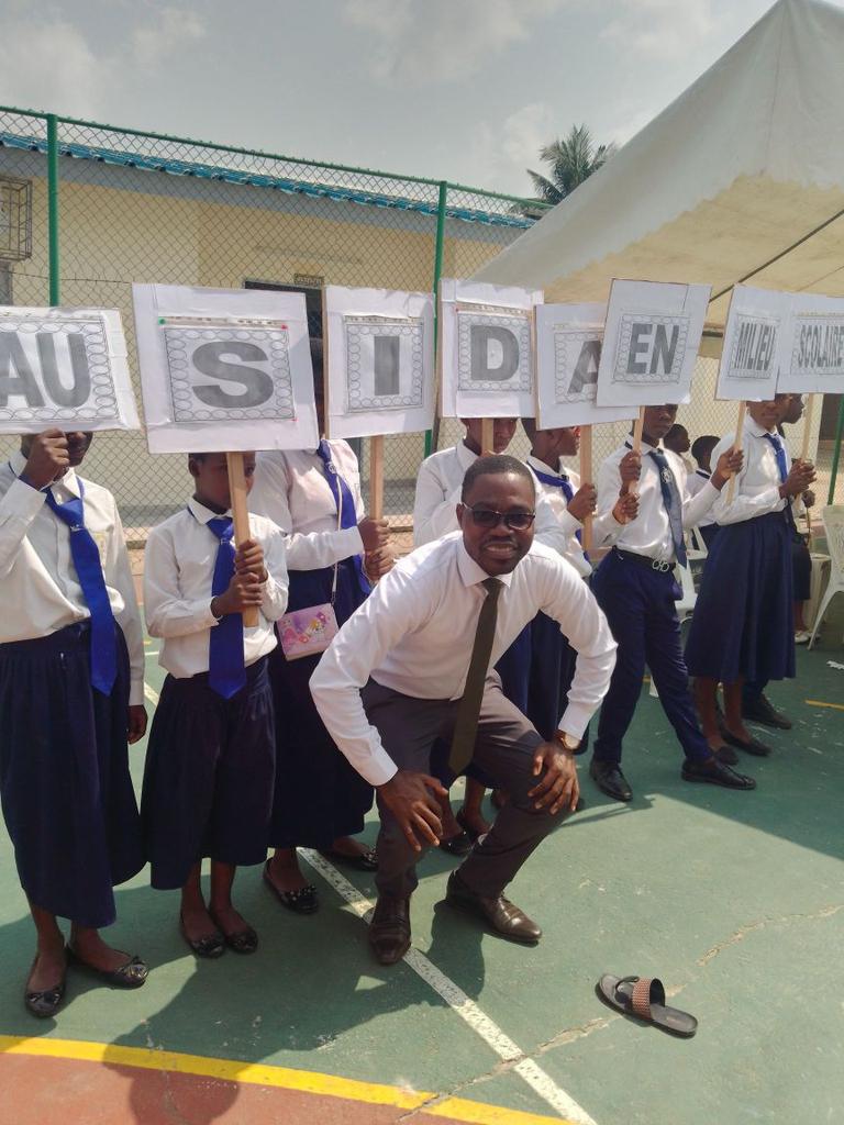 AmdeYAO's tweet photo. #SILICOON_Holding .Tous, luttons contre le #VIH_SIDA et les #grossesses en #milieu #scolaire. RDV pour 20 DEC 2023 au  Lycée Municipal de Boundiali. Zéro Grossesses et VIH pour une École de Qualité 🇨🇮 https://t.co/oCN1nSOMpd