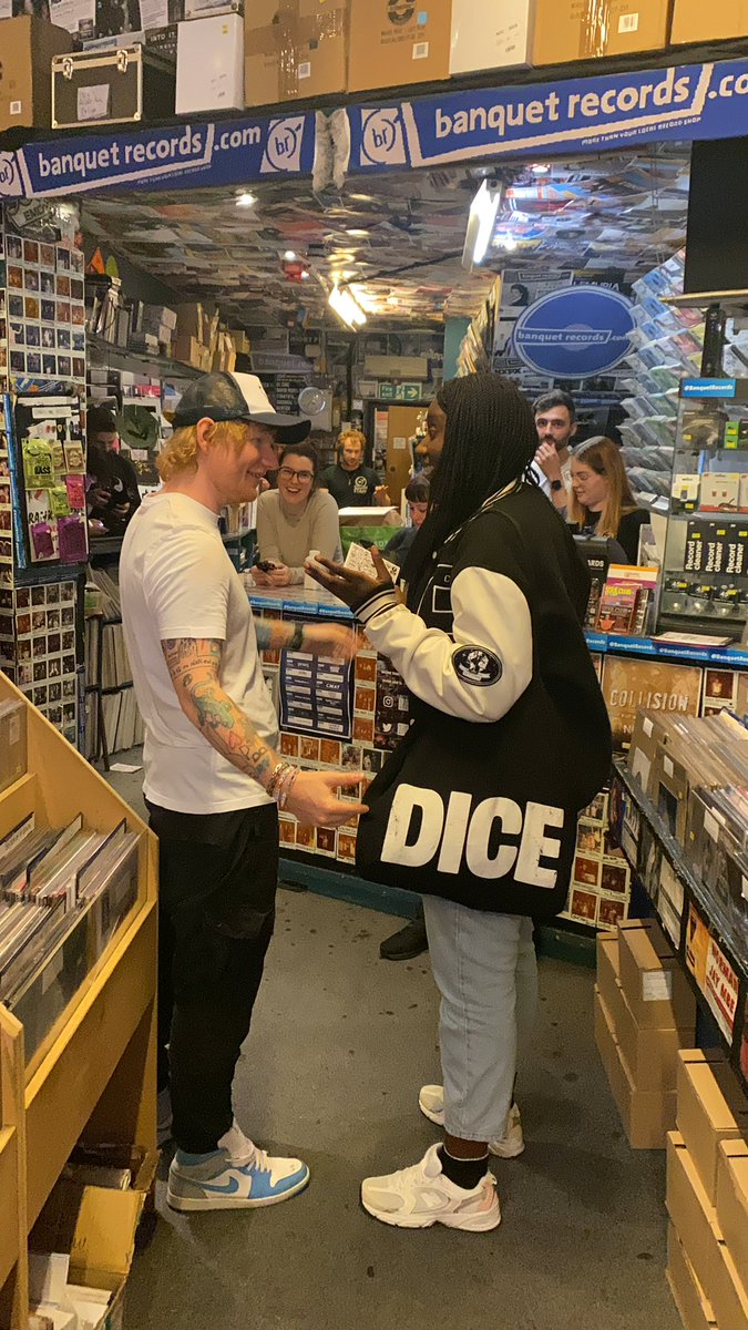 Mary ✌🏿🇺🇬 tweet media