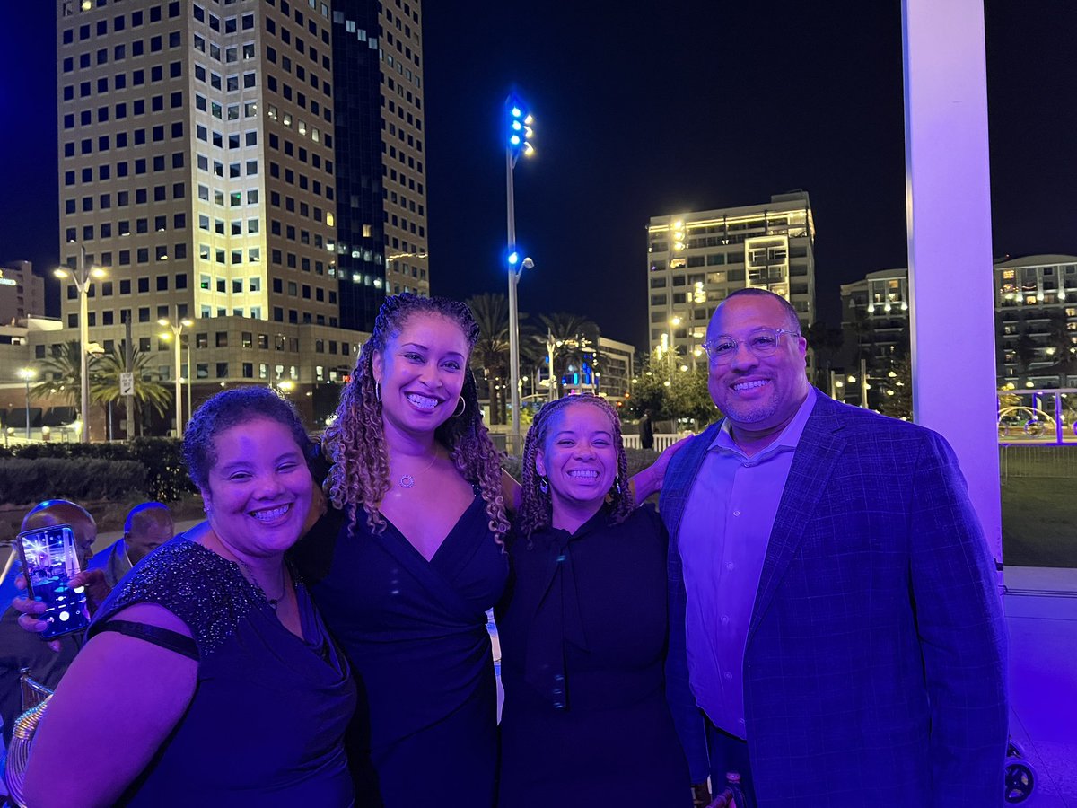 DrJoniLBC's tweet photo. ✨ Had a fantastic time at the @lbplfoundation Grape Expectations Gala celebrating Skip Keesal! 🍇 This event raised funds to support our Long Beach Public Libraries' programs. A night of laughter, impact, and community! Grateful to be there with my #TeamD9! 📚🎉 #LongBeach ✨ https://t.co/nTa08AU3cM