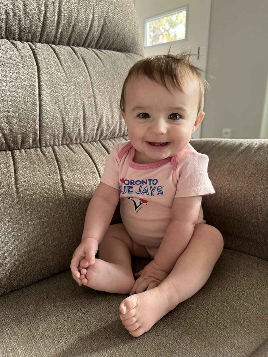 Niece is ready to cheer on the <a href="/BlueJays/">Toronto Blue Jays</a>!